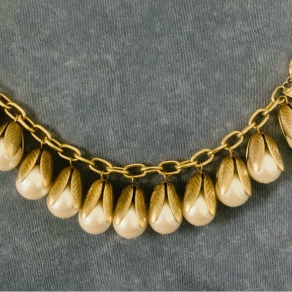 Lenora Dame Elegant Gold and Cream Pearl Bracelet - Picture 2 of 12